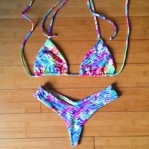 Stone fox bikini top